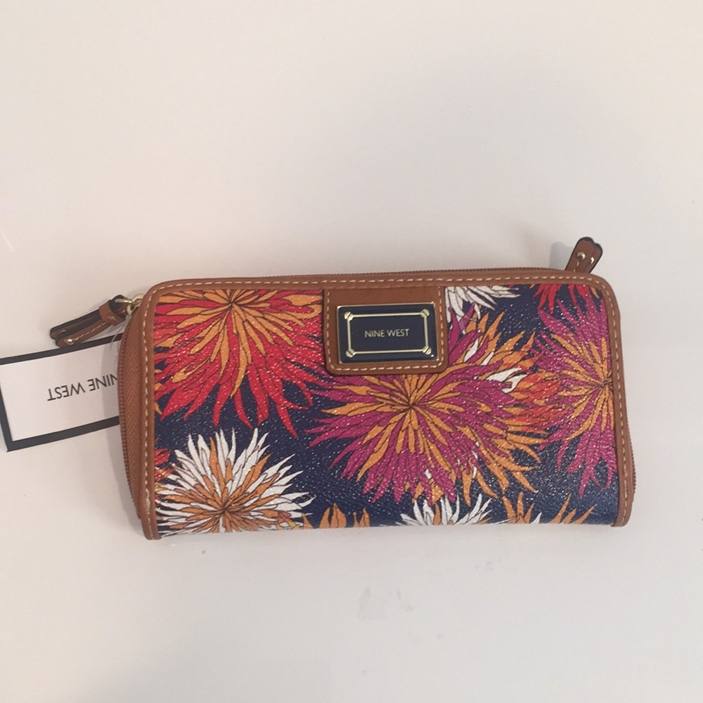 Nine West wallet